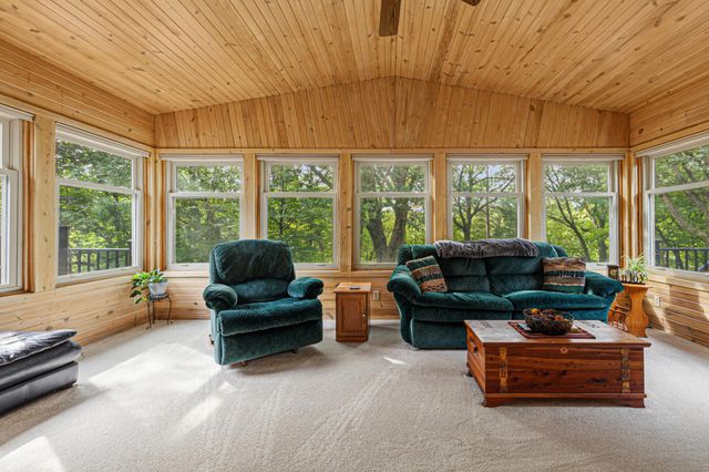 23 Holiday Court, North Mankato, MN 56003