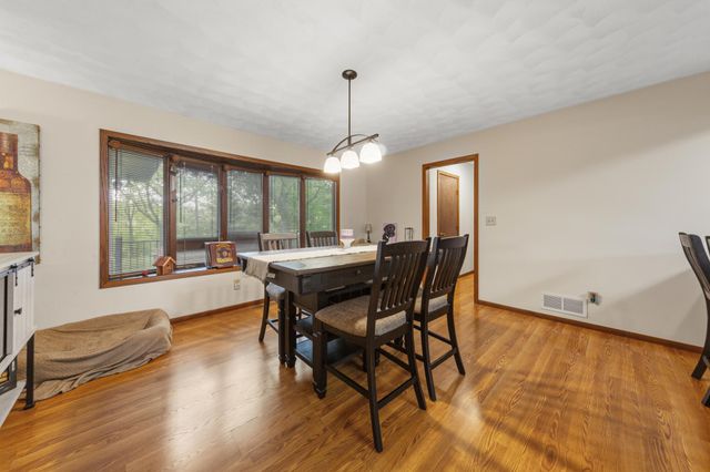 23 Holiday Court, North Mankato, MN 56003