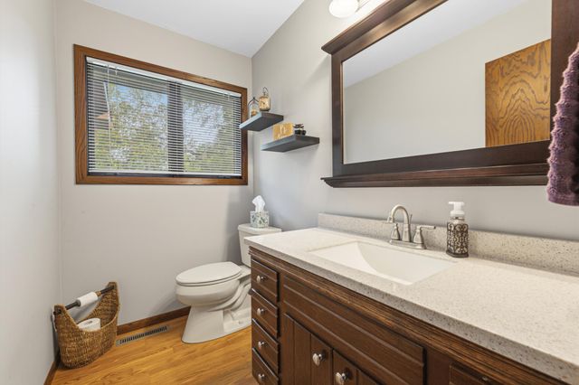 23 Holiday Court, North Mankato, MN 56003