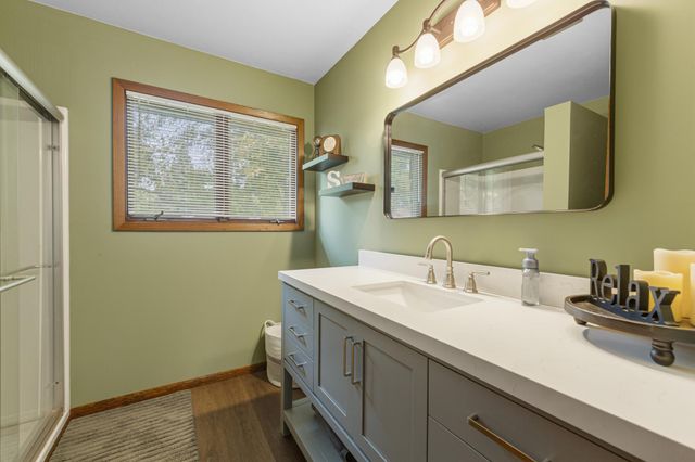 23 Holiday Court, North Mankato, MN 56003
