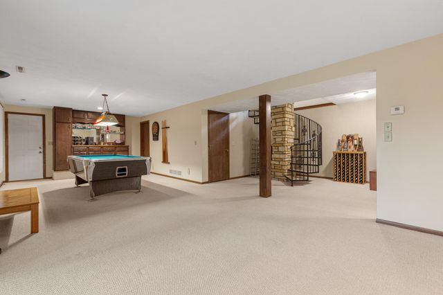 23 Holiday Court, North Mankato, MN 56003