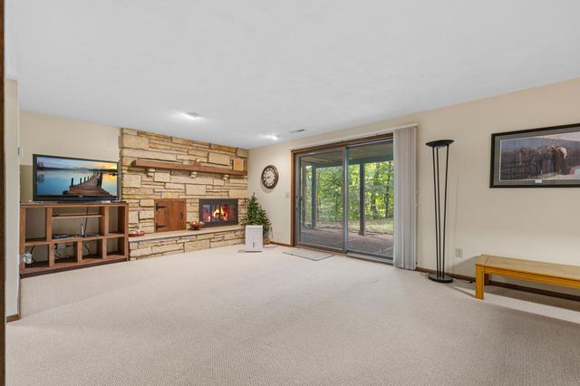 23 Holiday Court, North Mankato, MN 56003