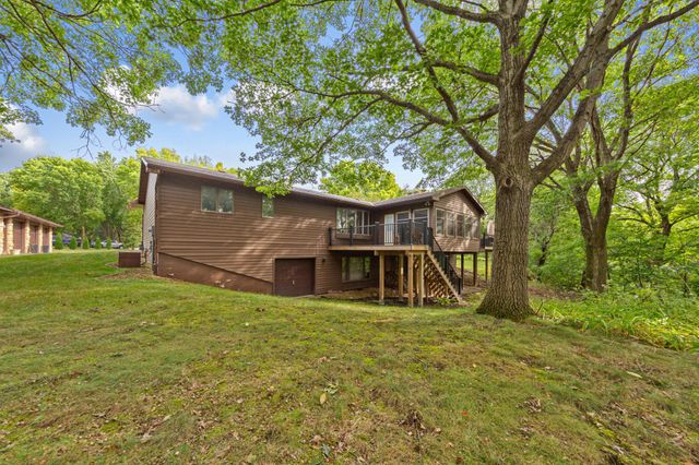 23 Holiday Court, North Mankato, MN 56003
