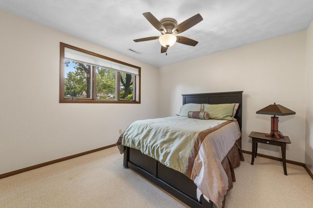 23 Holiday Court, North Mankato, MN 56003