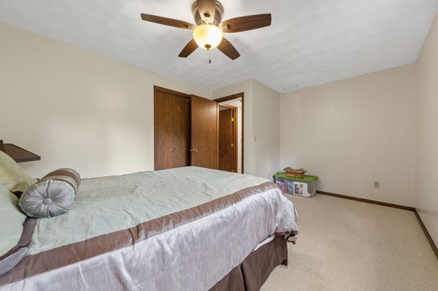 23 Holiday Court, North Mankato, MN 56003