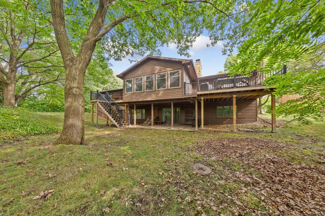 23 Holiday Court, North Mankato, MN 56003