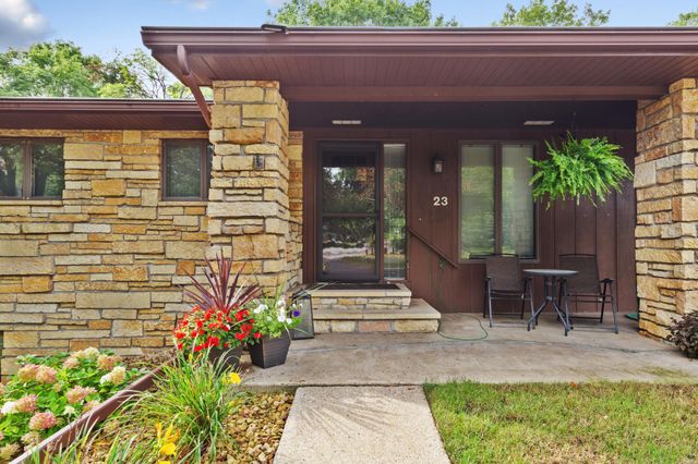 23 Holiday Court, North Mankato, MN 56003