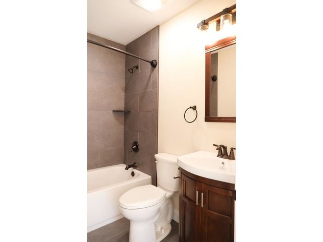 6-8 Chase Street, Burlington, VT 05401