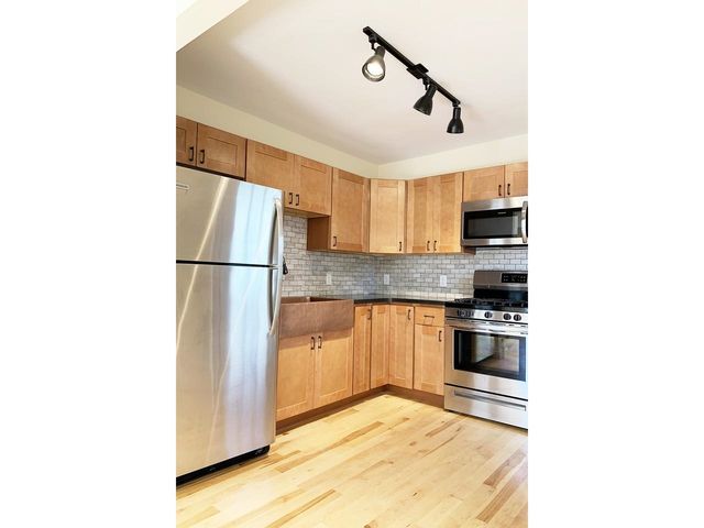 6-8 Chase Street, Burlington, VT 05401