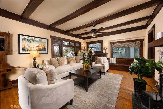 577 N Chester Avenue, Pasadena, CA 91106