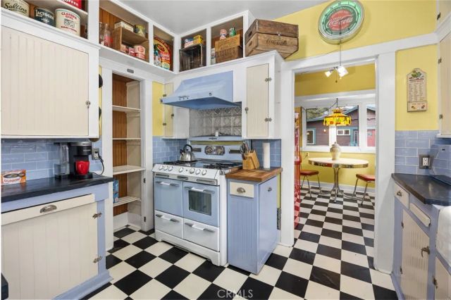 577 N Chester Avenue, Pasadena, CA 91106