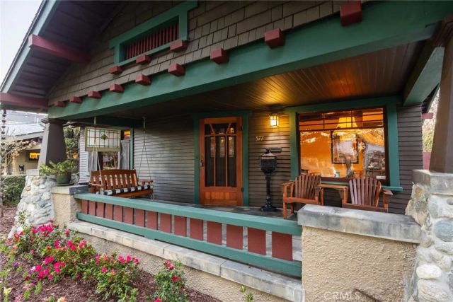 577 N Chester Avenue, Pasadena, CA 91106
