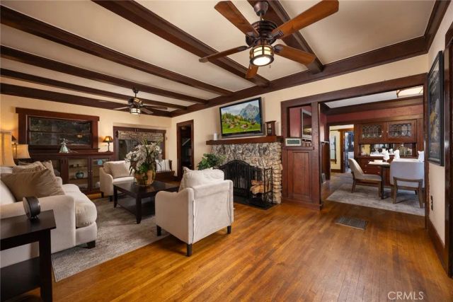 577 N Chester Avenue, Pasadena, CA 91106
