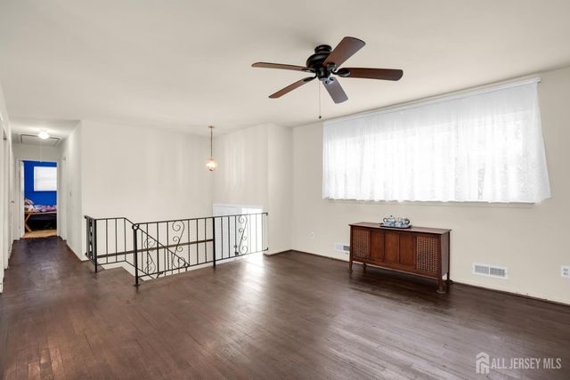 10 4th Street, South River, NJ 08882