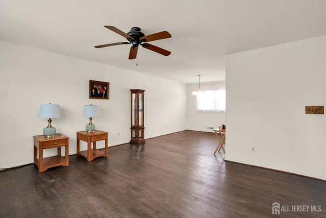10 4th Street, South River, NJ 08882