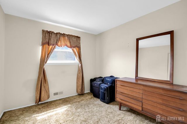 10 4th Street, South River, NJ 08882