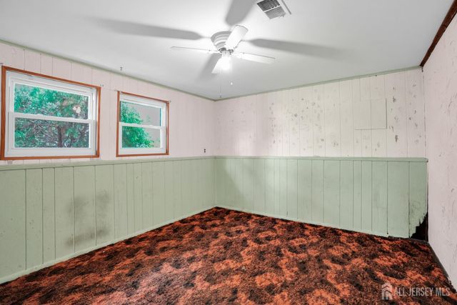 10 4th Street, South River, NJ 08882