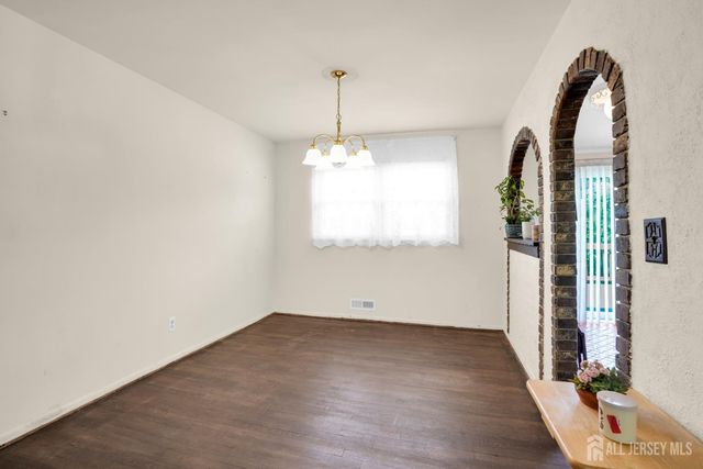 10 4th Street, South River, NJ 08882