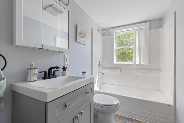 149 Oak St, Natick, MA 01760