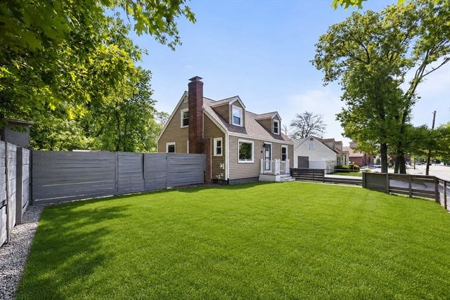 149 Oak St, Natick, MA 01760