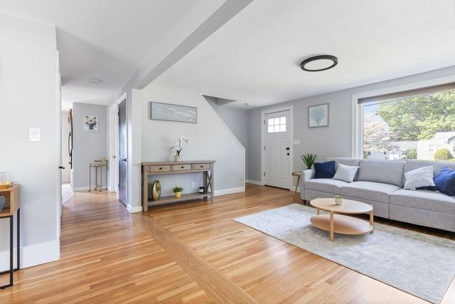 149 Oak St, Natick, MA 01760
