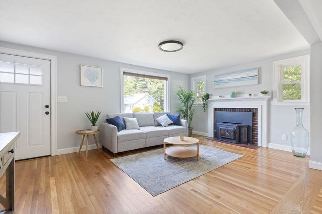 149 Oak St, Natick, MA 01760