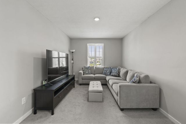 521 Park Vista Drive, Delaware, OH 43015