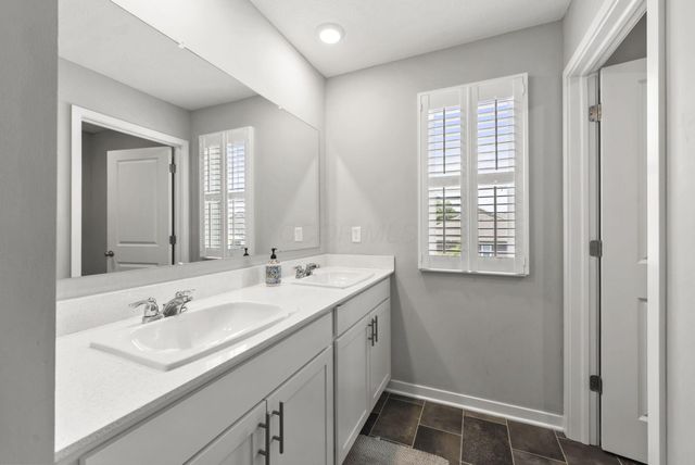 521 Park Vista Drive, Delaware, OH 43015