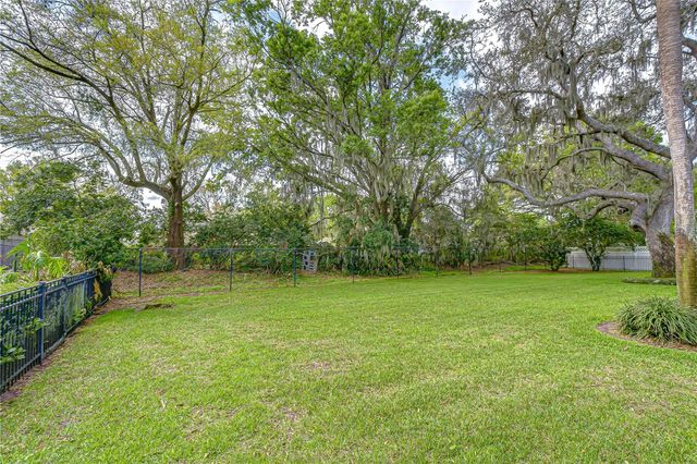 5104 SYLVAN OAKS DRIVE, Valrico, FL 33596