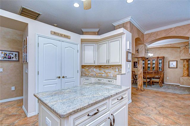 5104 SYLVAN OAKS DRIVE, Valrico, FL 33596