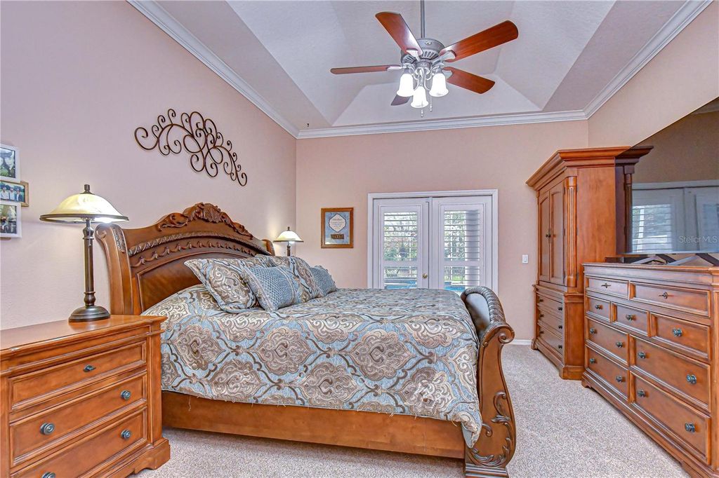 Image 15 of property listing at 5104 SYLVAN OAKS DRIVE, Valrico, FL 33596