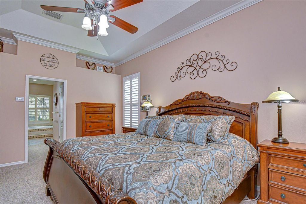 Image 16 of property listing at 5104 SYLVAN OAKS DRIVE, Valrico, FL 33596