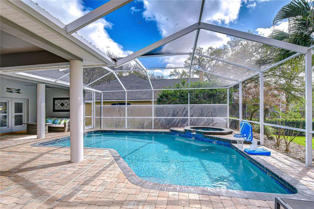 Image 31 of property listing at 5104 SYLVAN OAKS DRIVE, Valrico, FL 33596