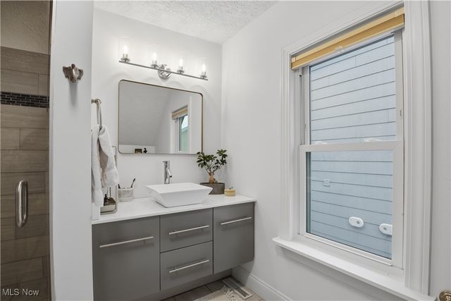 710 University Court, Cleveland, OH 44113