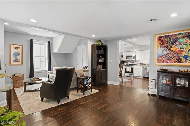 710 University Court, Cleveland, OH 44113