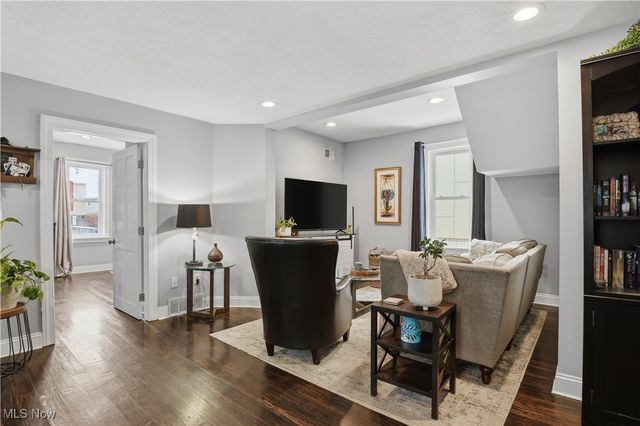 710 University Court, Cleveland, OH 44113