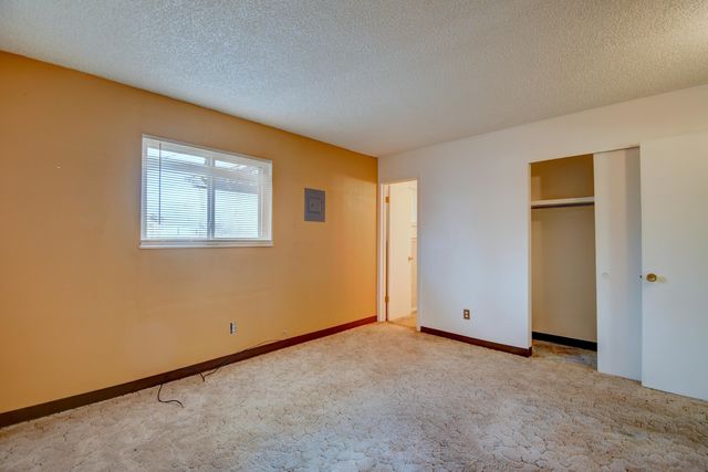 1809 Corte Florentino Street SW, Albuquerque, NM 87105