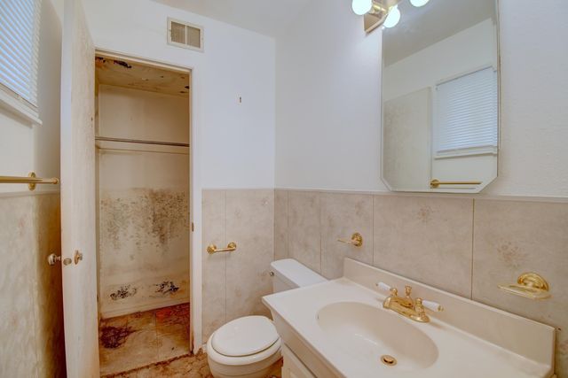 1809 Corte Florentino Street SW, Albuquerque, NM 87105