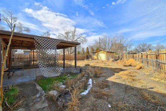 1809 Corte Florentino Street SW, Albuquerque, NM 87105