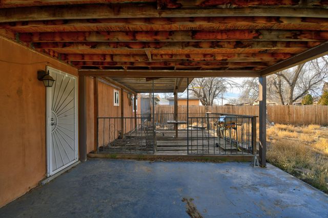 1809 Corte Florentino Street SW, Albuquerque, NM 87105