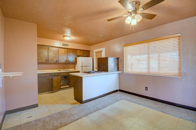 1809 Corte Florentino Street SW, Albuquerque, NM 87105
