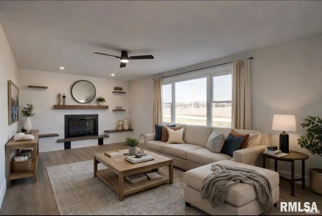 3700 HARRISON Court, Quincy, IL 62305