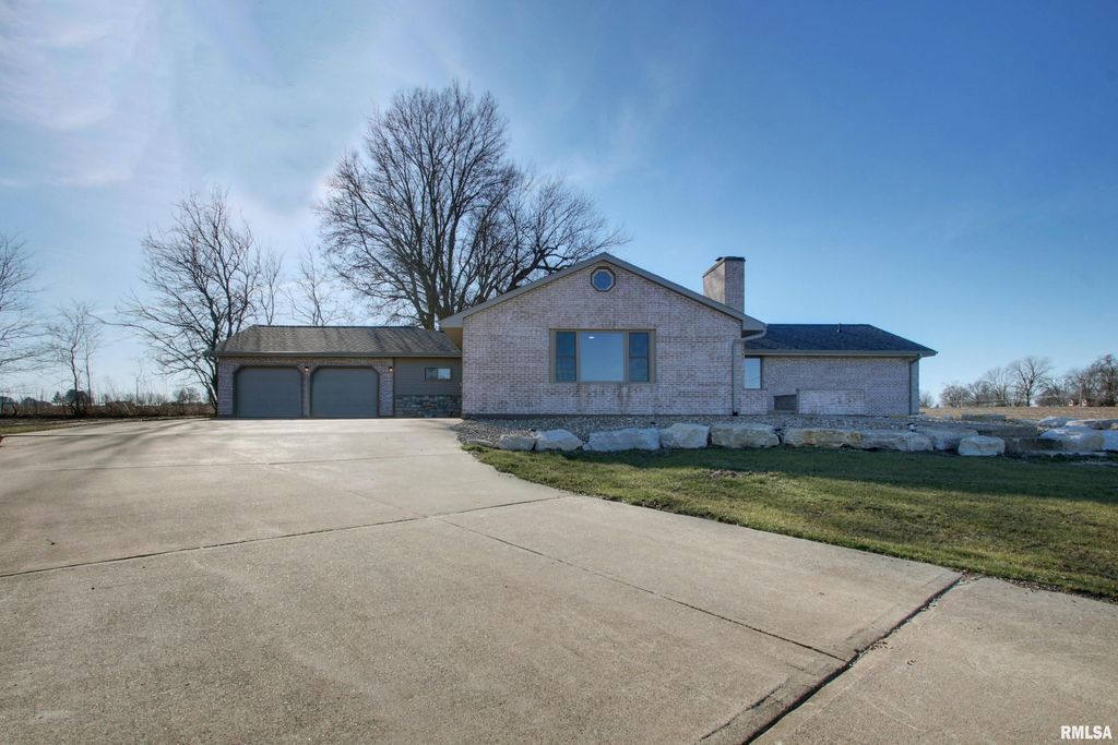 3700 HARRISON Court, Quincy, IL 62305