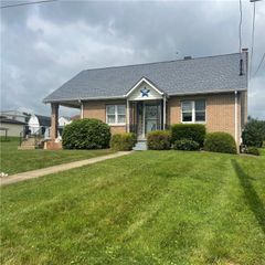 221 Roberts St, Rostraver, PA 15012