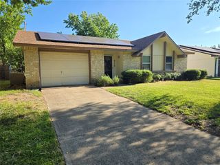 610 Edelweiss Drive, Grand Prairie, TX 75052