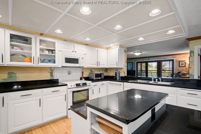 1941 Olympus Road, Charleston, WV 25314