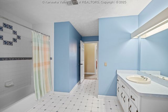 1941 Olympus Road, Charleston, WV 25314