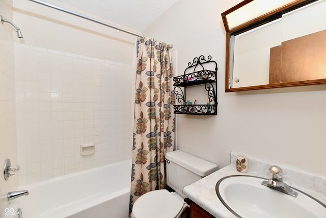 19250 Green Valley Drive, Noblesville, IN 46060