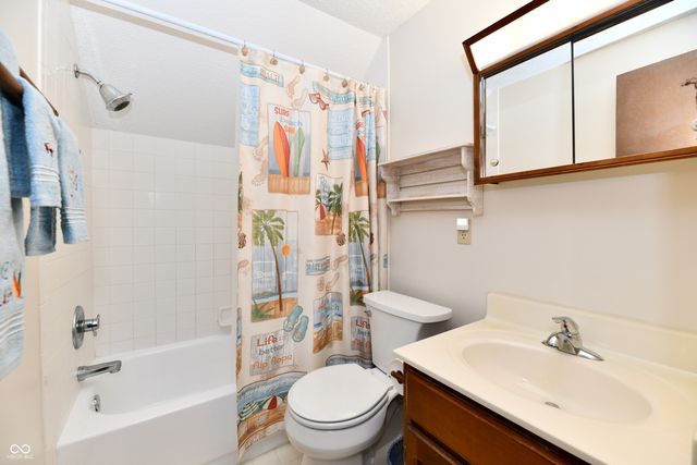 19250 Green Valley Drive, Noblesville, IN 46060