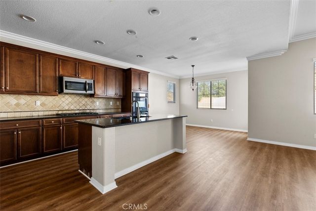 820 Volande Court, Perris, CA 92571